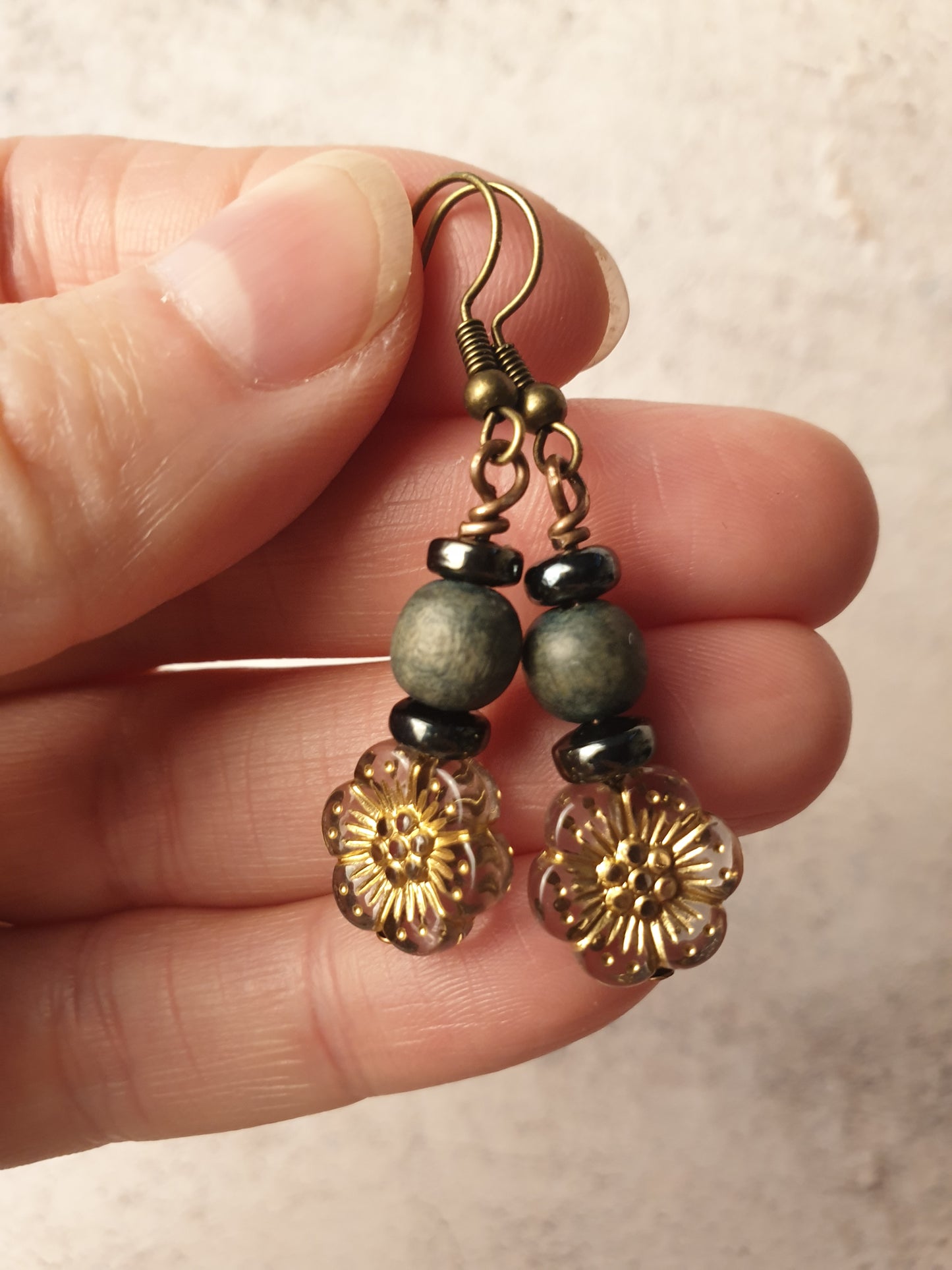 Beaded flower design dangle earrings