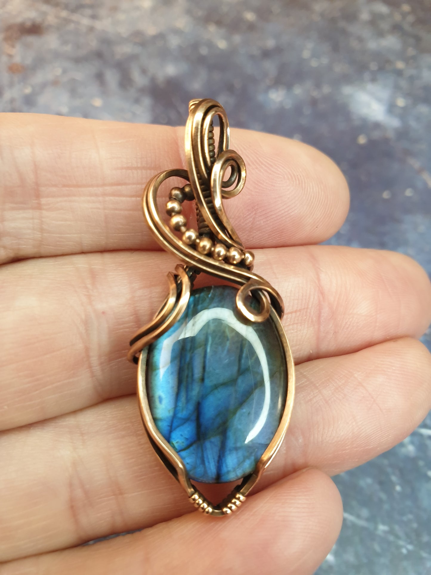 Antique style blue labradorite gemstone pendant