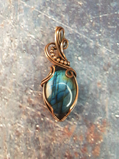 Antique style blue labradorite gemstone pendant