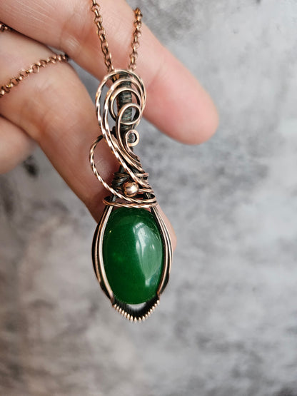 Handmade green jade necklace in copper