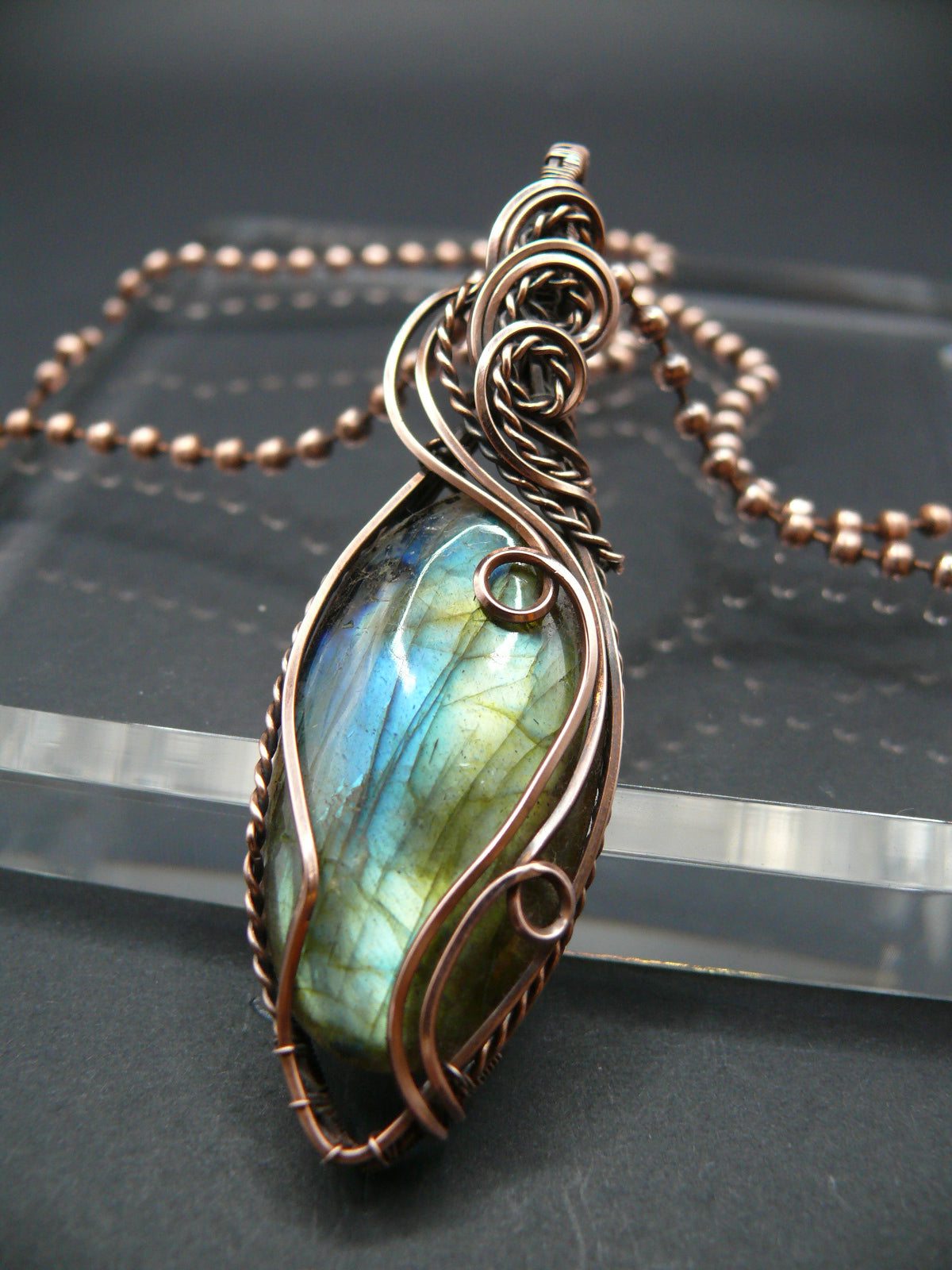 Handcrafted labradorite beauty copper wire necklace