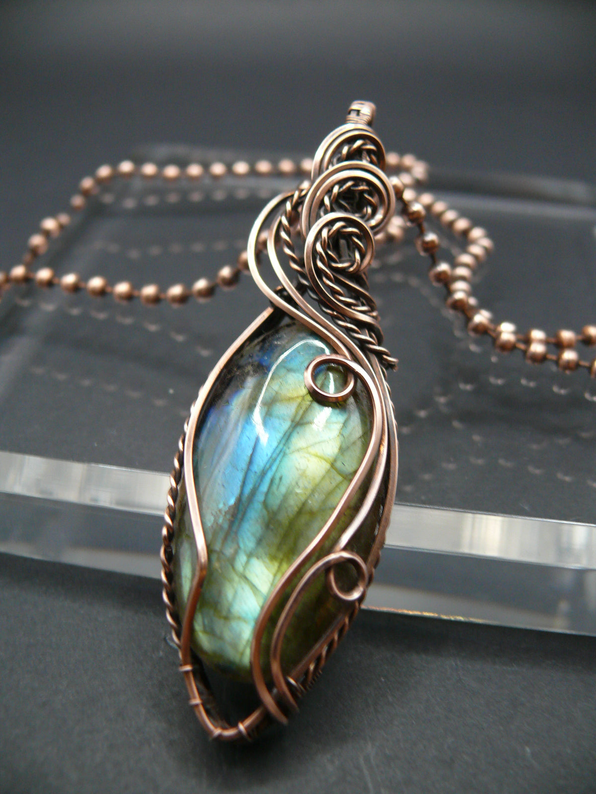 Handcrafted labradorite beauty copper wire necklace