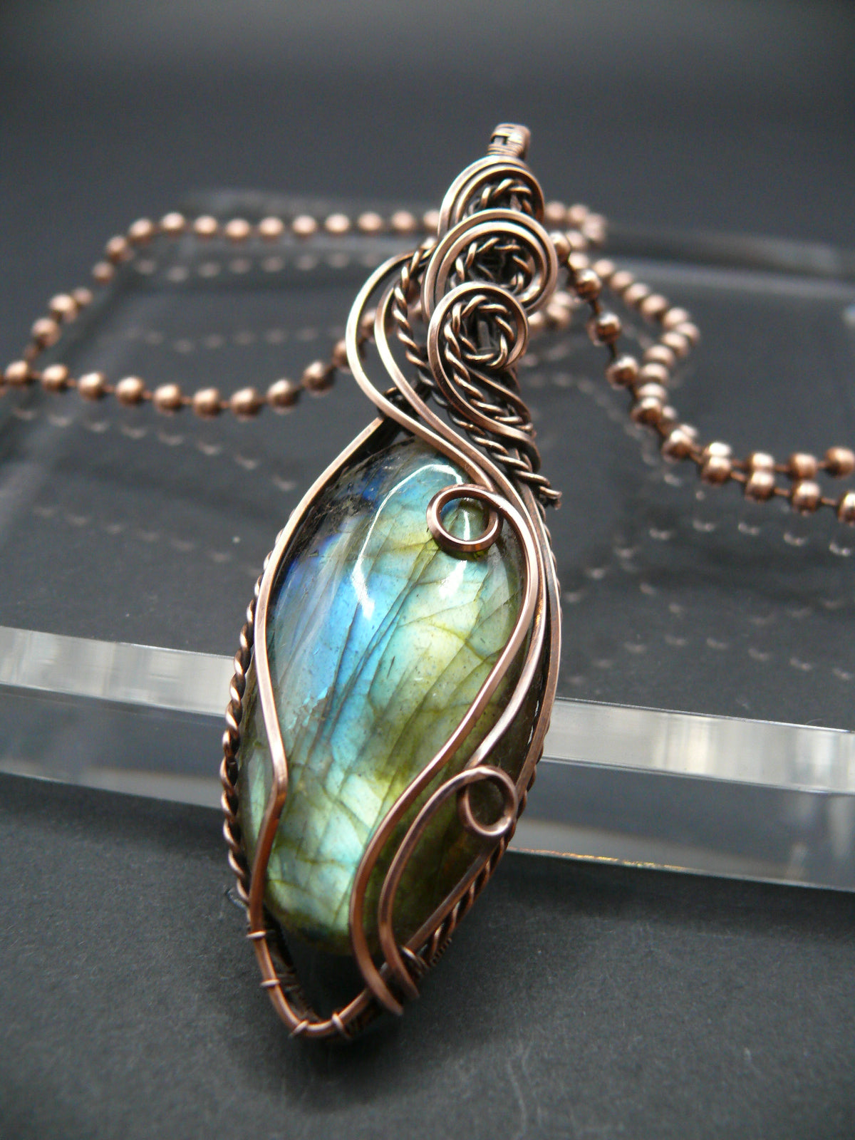 Handcrafted labradorite beauty copper wire necklace