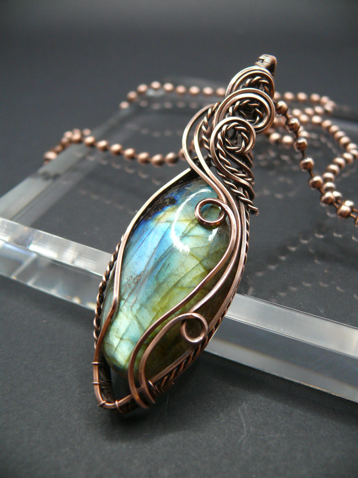 Handcrafted labradorite beauty copper wire necklace