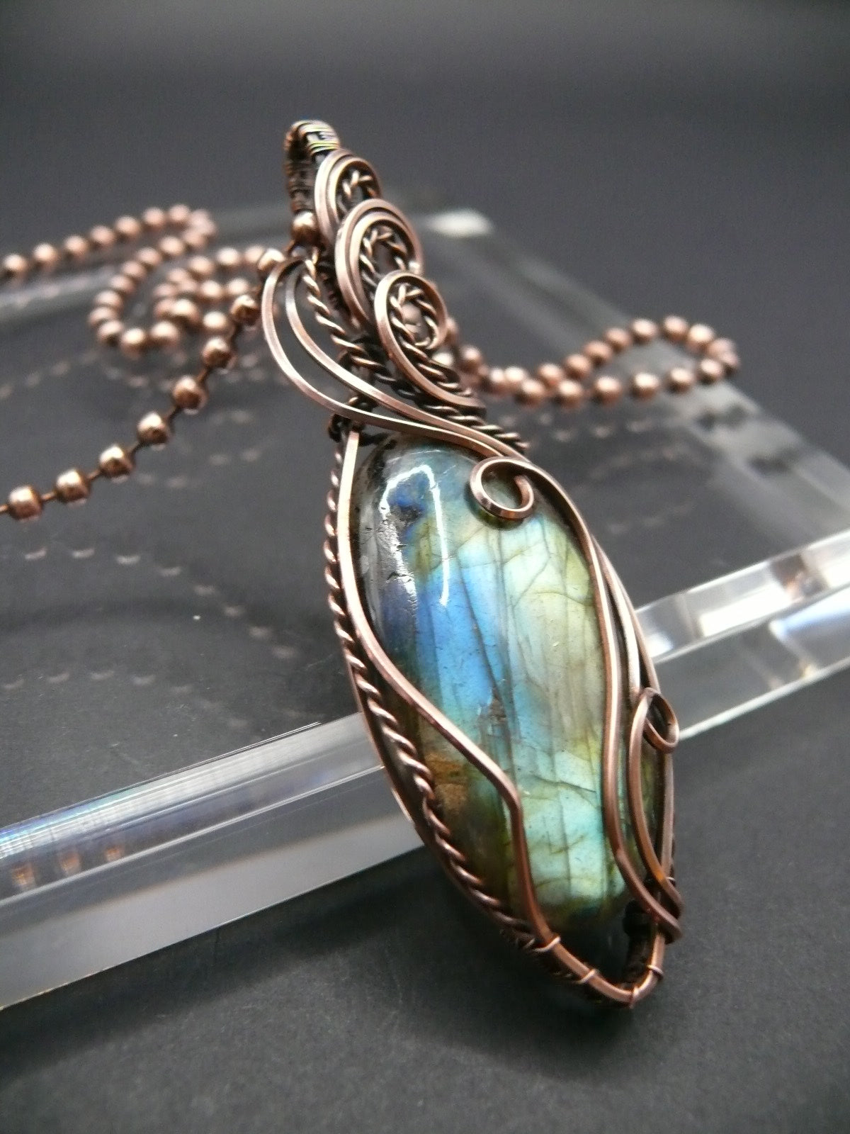 Handcrafted labradorite beauty copper wire necklace