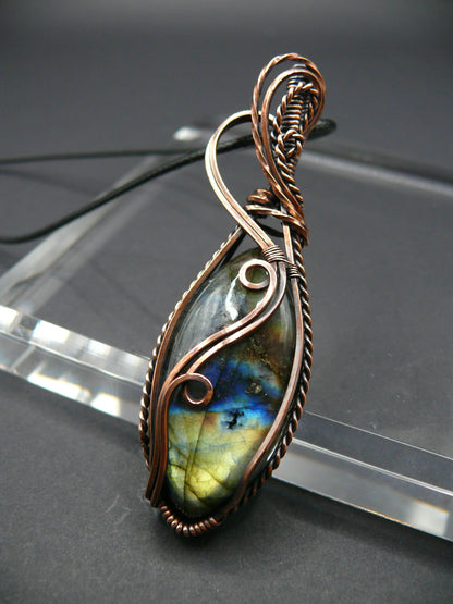 Antique style labradorite gemstone statement pendant