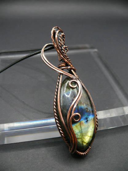 Antique style labradorite gemstone statement pendant