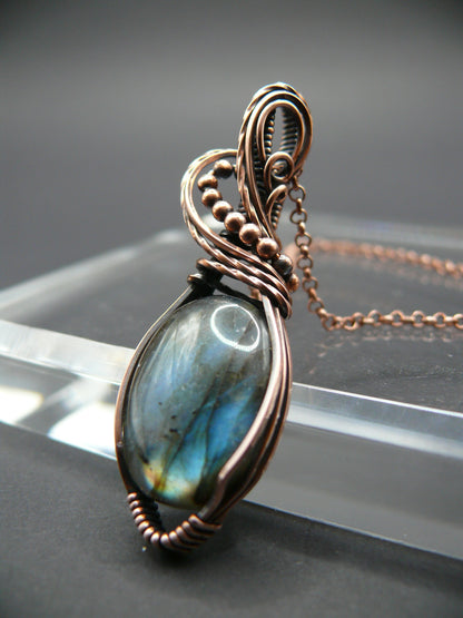 Blue labradorite gemstone necklace