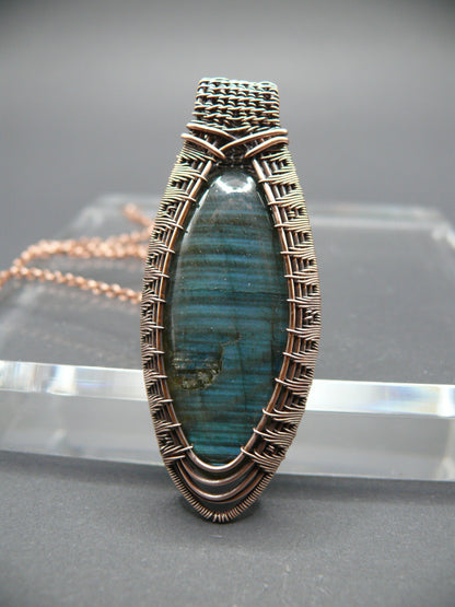 Wire weaved mystical blue labradorite pendant necklace