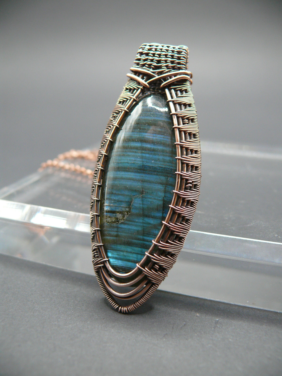 Wire weaved mystical blue labradorite pendant necklace