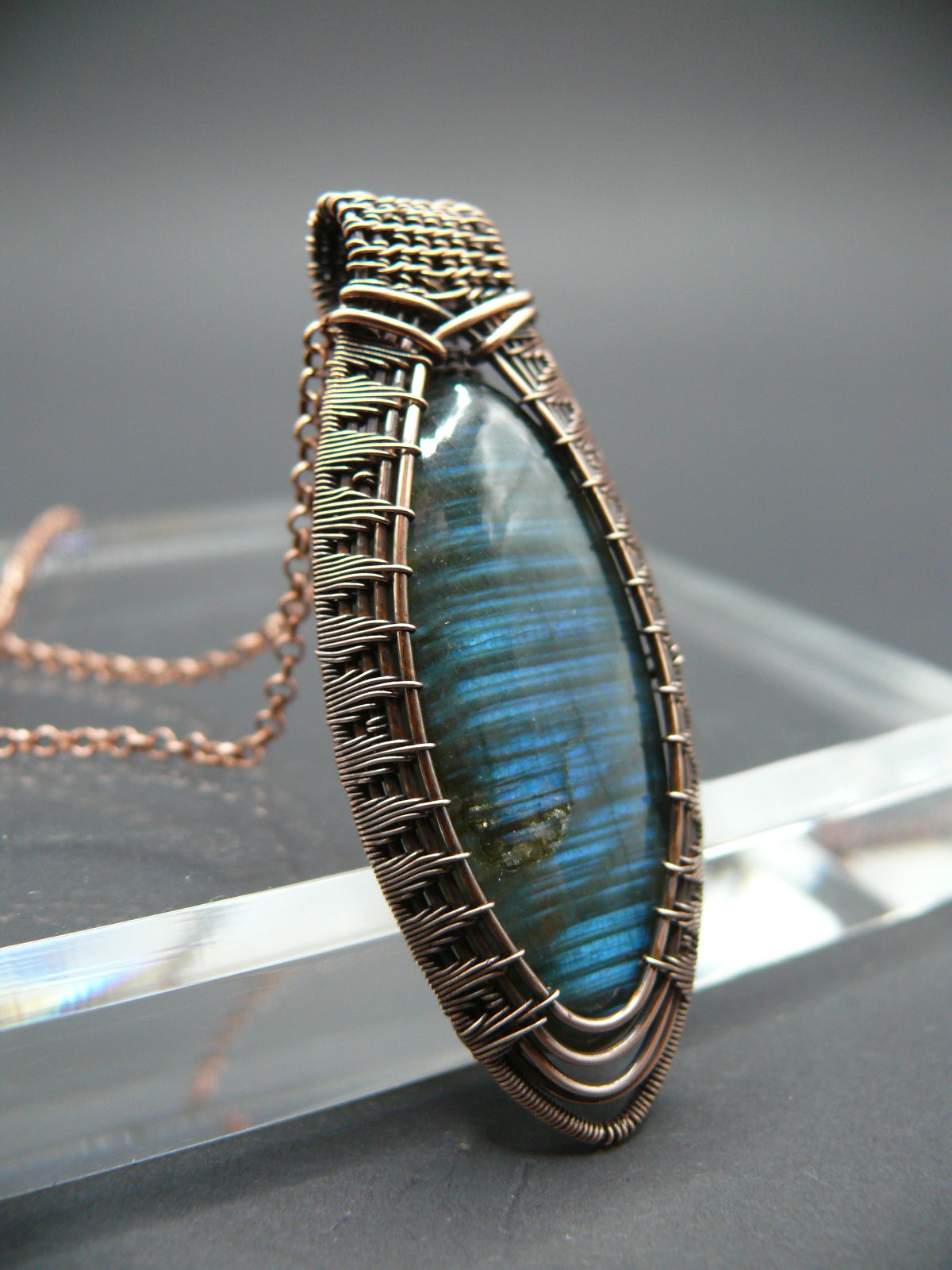 Wire weaved mystical blue labradorite pendant necklace