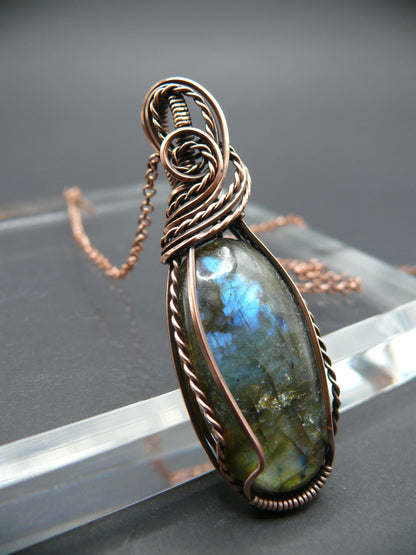 Handcrafted blue glow labradorite beauty copper wire pendant