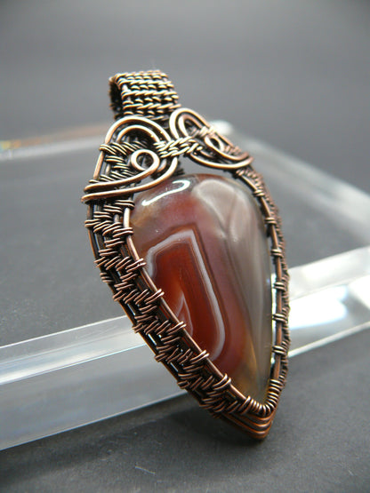 Wire wrapped agate pendant