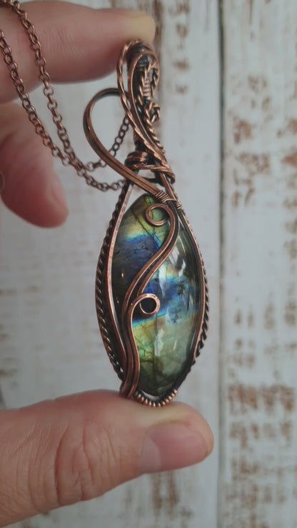 Antique style labradorite gemstone statement pendant