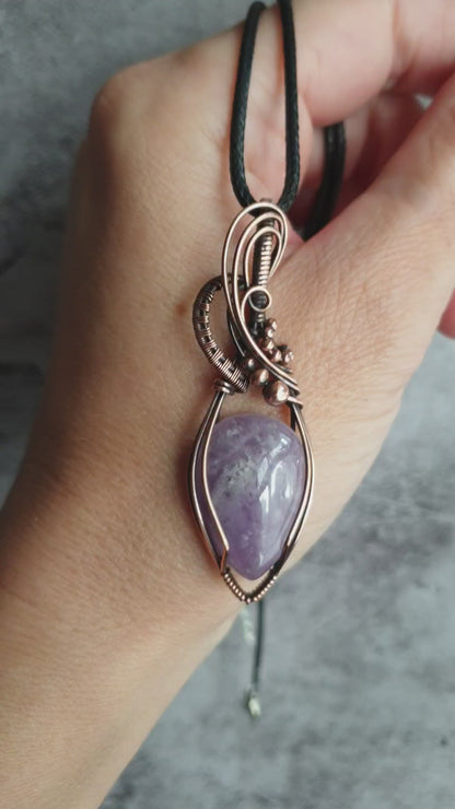 Amethyst gemstone pendant necklace