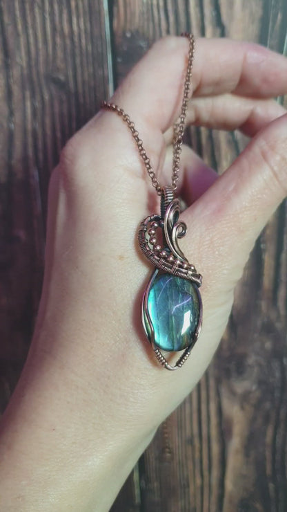 Blue labradorite gemstone necklace